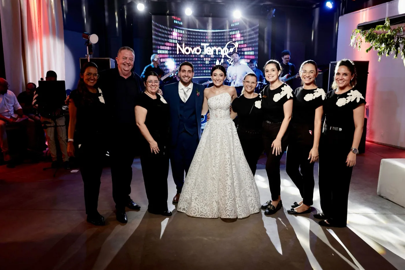 Equipe Requinte com casal no dia do casamento